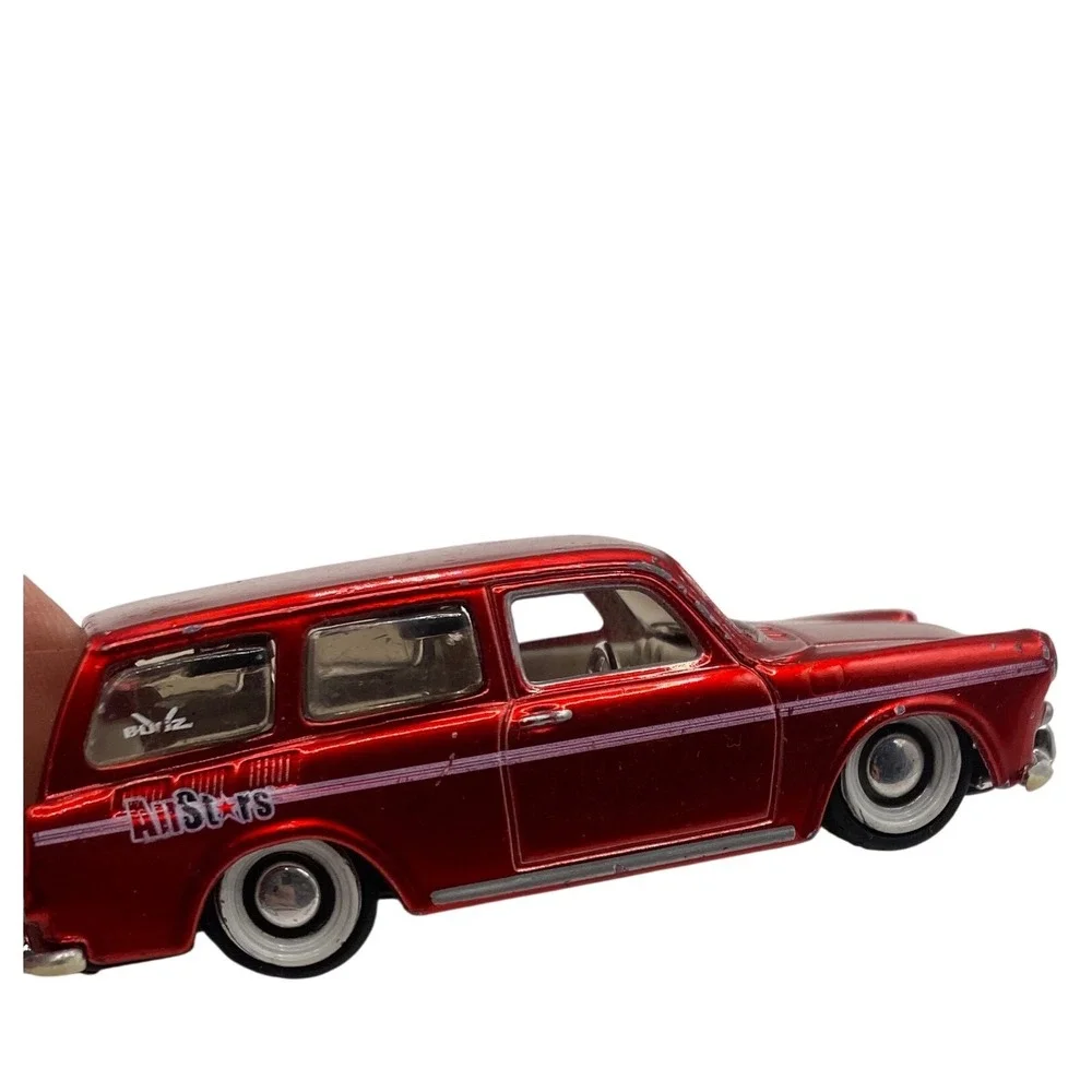 Maisto AllStars 1967 Volkswagen 1600 Squareback Metallic Red Diecast Car VW 1/64